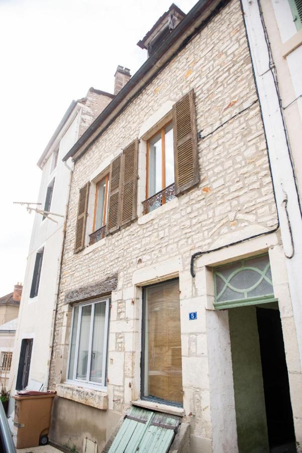 Les Rêveries de la Tour Vermenton Exterior foto
